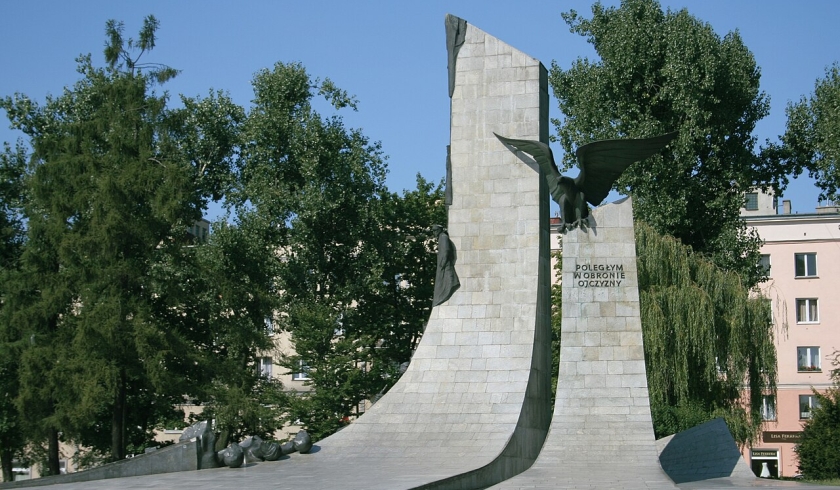 Częstochowa_pomnik_Poległym_w_obronie_ojczyzny_19.08.09_p